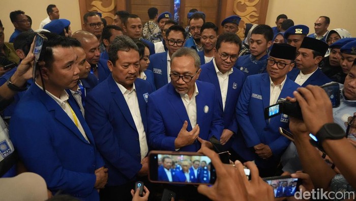 Ketum PAN Zulkifli Hasan hadiri workshop di surabaya