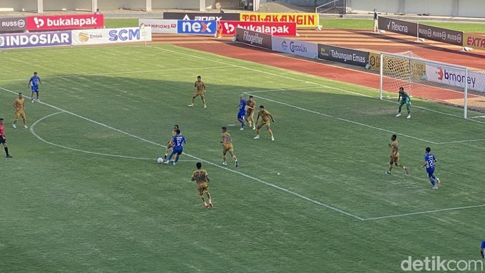 Laga PSIM Jogja vs Bhayangkara FC di Stadion Mandala Krida, Kota Jogja, Kamis (19/12/2024).