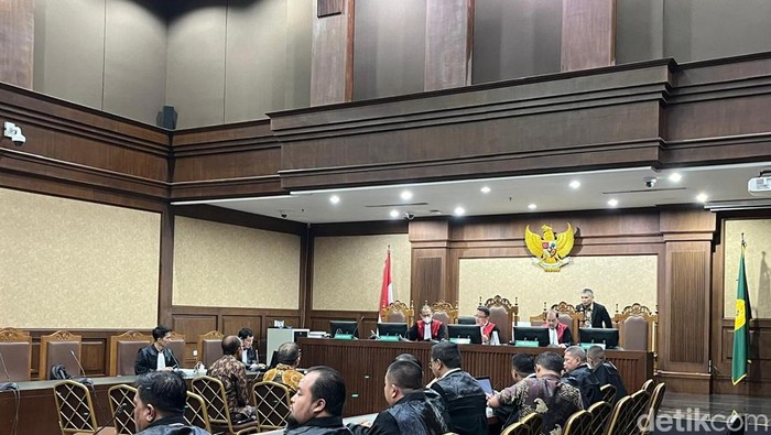 Mantan Direktur Operasi Ritel PT Jasindo, Sahata Lumban Tobing, didakwa merugikan keuangan negara Rp 38 miliar. Foto: Anggi/detikcom
