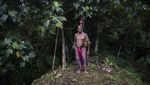 Menjaga Hutan Sumber Kehidupan Suku Moi
