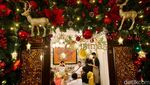Meriah! Restoran Ini Bersolek Penuh Dekorasi Natal