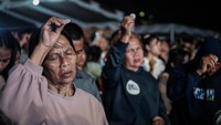 Perayaan Natal Gereja Tiberias di Manado tahun 2024 yang mengusung tema Semua Yang Menerima-Nya, Diberi-Nya Kuasa untuk Menjadi Anak-Anak Allah tersebut diikuti oleh ratusan umat Nasrani. 