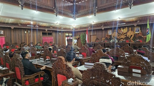 Paripurna DPRD Klungkung, Kamis (19/12/2024).