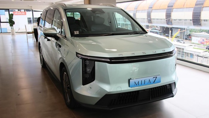 Di Indonesia, Maxus menawarkan model BEV (Battery Electric Vehicle) Maxus 7 dan Maxus 9, yang dilengkapi dengan baterai berkapasitas besar dan jarak tempuh yang efisien.