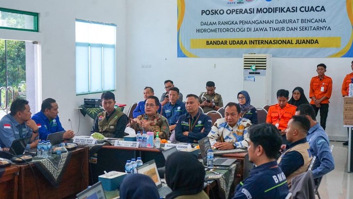 Pj Gubernur Adhy Karyono audiensi dengan BMKG soal modifikasi cuaca.