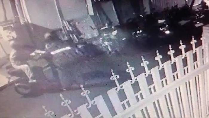 Rekaman CCTV sejoli curi motor di Mojokerto