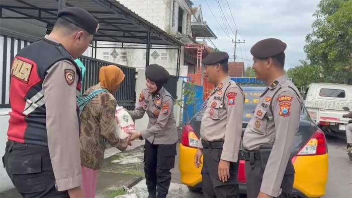 Samapta Polres Lamongan wujudkan kepedulian sosial melalui program Padi Amal.