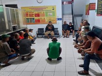 Polisi Amankan 18 Warga Pesta Miras di Makassar, 70 Liter Ballo Disita