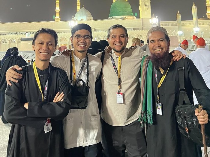 sheila on 7 umrah bareng