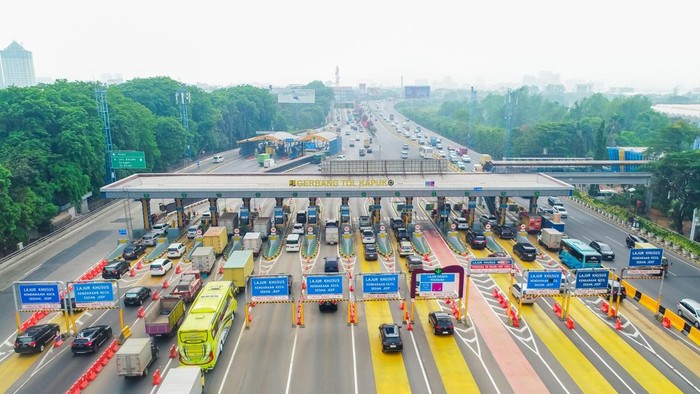 Suasana tol-tol H-7 Libur Nataru 2024-2025 (Dok Jasa Marga)