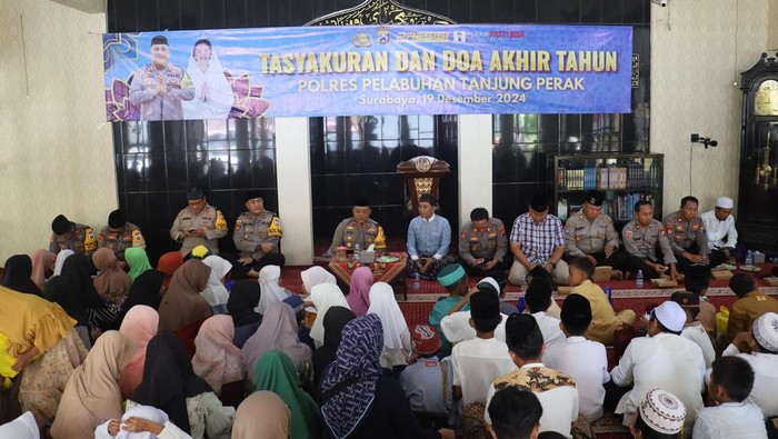 Tasyakuran dan Doa Bersama jelang penghujung 2024 yang digelar Polres Pelabuhan Tanjung Perak Surabaya.