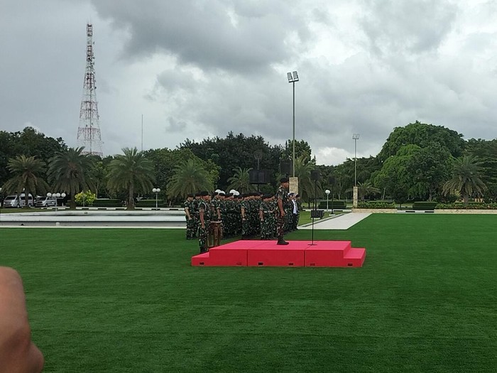 Upacara pelepasan 120 personel TNI ke Lebanon (Maulani/detikcom)