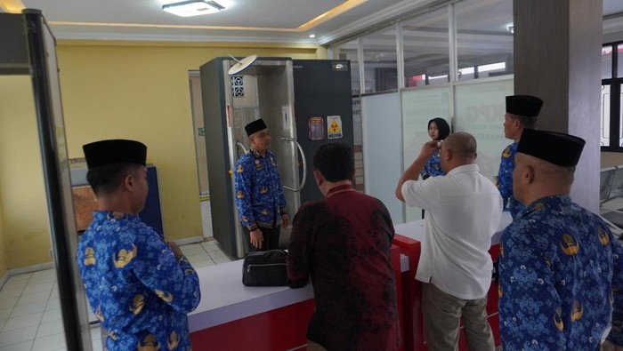Anggota Komisi XIII DPR RI Raja Faisal Manganju Sitorus melakukan kunjungan kerja ke Lapas Kelas 1 Semarang