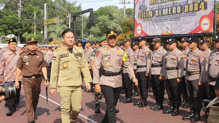 Apel kesiapsiagaan dalam Operasi Lilin Semeru 2024 di Trenggalek.