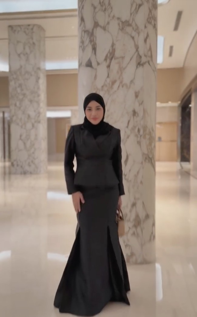 Tak sedikit yang memuji body goals yang kini dimiliki Aurel. “MasyaAllah,. Badannya kaya gadissss, rahasianya apa ya???” komentar salah seorang netizen. “udah bagusssss bgt body nyaaaa,” tambah netizen lain. Foto: Instagram/@aurelie.hermansyah