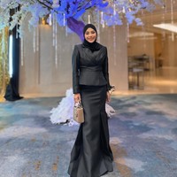 Penampilan Aurel Hermansyah usai berhasil menjalani diet kembali jadi sorotan. Baru-baru ini istri Atta Halilintar itu tampak memamerkan gayanya saat mengenakan dress simpel berwarna hitam. Foto: Instagram/@aurelie.hermansyah