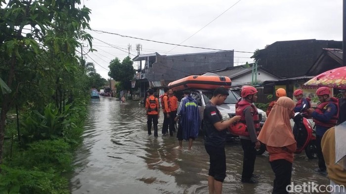 Banjir di Kodam 3, Paccerakkang, Kecamatan Biringkanaya, Makassar.