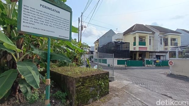 Benteng tersisa dari Cagar Budaya Ambarketawang yang terletak di tengah perumahan Metro Harmoni Ambarketawang.
