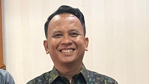 Direktur Utama Bank BPD Bali I Nyoman Sudharma ditemui detikBali di kantornya, Denpasar, Jumat (20/12/2024). (Noviana Windri)