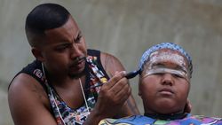 Gaya Rambut Nyentrik Anak Muda di Brasil Gaya Rambut Nyentrik Anak Muda di Brasil
