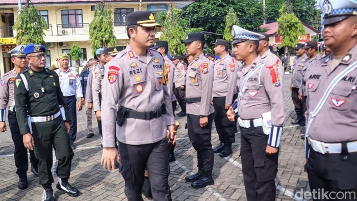Gelar pasukan operasi lilin Semeru di Situbondo