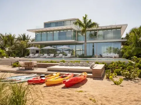 Hadiah Pemenang Golden Globes 2025