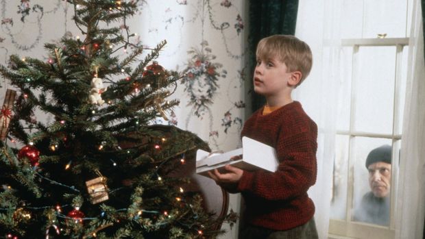 Cuplikan adegan dalam film Home Alone (1990).