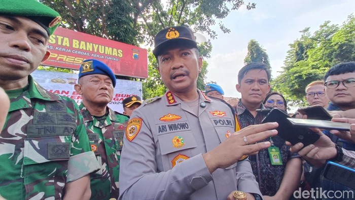 Kapolresta Banyumas Kombes Ari Wibowo saat memberikan keterangan kepada wartawan, Jumat (20/12/2024).