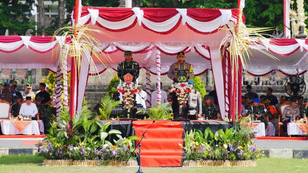 Kapolri dan Panglima TNI Pimpin Apel Gelar Pasukan di Bali