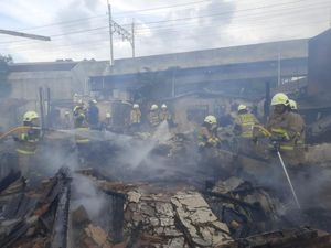 Kebakaran Rumah di Menteng, Warga Ngaku Kaget Api Tiba-tiba Tinggi