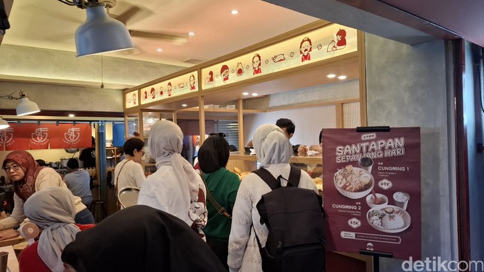 Kedai Cung Ming Jajan Bolo Bun Lumer di Kedai Mungil di Pasar Cihapit