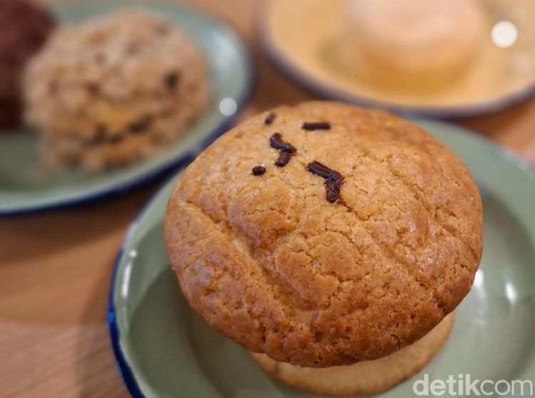 Nyamm! Lembut Lumer Bolo Bun Aneka Isi di Pasar Cihapit