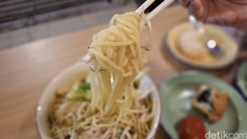 Jajan Bolo Bun Lumer di Kedai Mungil di Pasar Cihapit