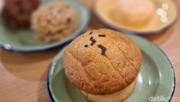 Ada beberapa menu yang kami cicipi. Mulai dari bolo bun, milk bun, floss bun, bahkan hingga laksa Singapura. Harganya juga terjangkau, mulai dari Rp 8.000an sudah bisa mencicipi makanan dan minuman yang enak. Foto: detikcom/Diah Afrilian