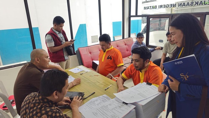 Kejati Kepri terima tahap 2 kasus narkoba yang libatkan personil Satresnarkoba Polresta Barelang. (Dok Kejati Kepri)