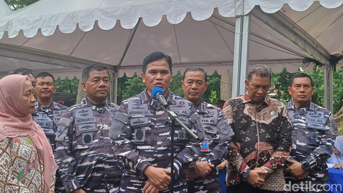 Kepala Staf Angkatan Laut (KSAL) Laksamana TNI Muhammad Ali