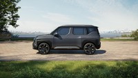 Syros ditawarkan dengan mesin turbo bensin 1.0 liter dengan output tenaga 120 PS (118 hp / 88 kW) dan torsi 172 Nm. Selain itu, mobil ini juga tersedia opsi mesin diesel 1,5 liter dengan muntahan tenaga 116 PS (114 hp / 87 kW) bersama dengan 250 Nm (184 lb-ft). Keduanya dapat dipesan dengan transmisi manual atau otomatis.Foto: Dok. KIA