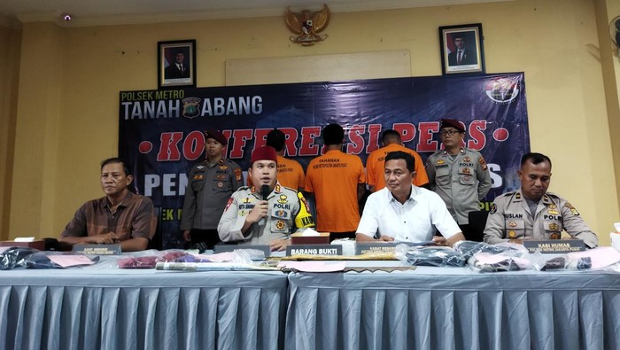 Konferensi pers kasus bentrokan pekerja proyek vs warga di Jakpus (Kurniawan/detikcom)
