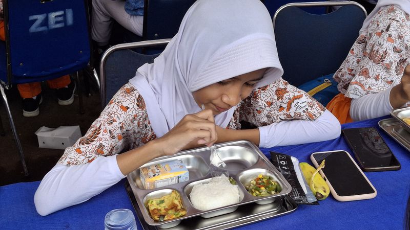 KSAL tinjau uji coba makan bergizi gratis di Jaksel (Taufiq/detikcom)