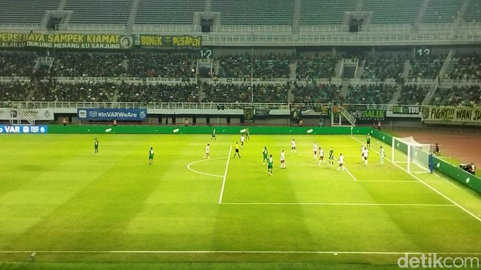 Laga Persebaya vs Borneo FC di Stadion Gelora Bung Tomo Surabaya