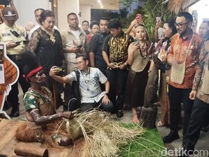 Menbud Fadli Zon Ungkap Tantangan Pelestarian Noken Papua