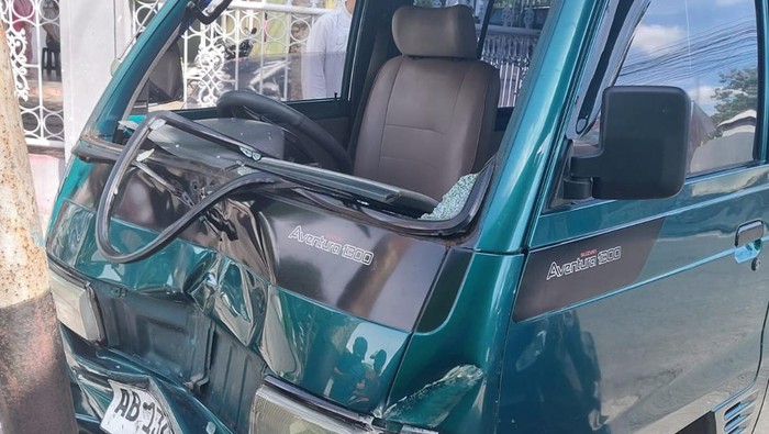 Mobil yang terlibat kecelakaan di Jalan Dr Wahidin Sudirohusodo, Trirenggo, Bantul, Jumat (20/12/2024).