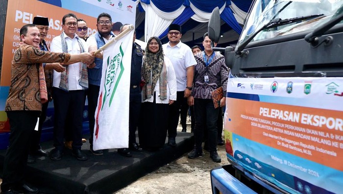 Pelepasan ekspor produk kacang tunggak-ikan Desa Binaan Astra di Malang