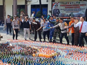 Polres Jombang Musnahkan 3.627 Botol Miras Jelang Nataru