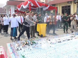 Polres Pasuruan Musnahkan 1 Kg Sabu hingga Ratusan Knalpot Brong