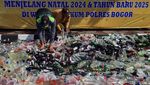 Jelang Nataru, Belasan Ribu Botol Miras Dimusnahkan di Bogor