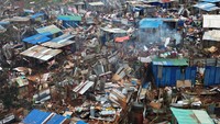 Siklon Chido juga memporak-porandakan permukiman padat.