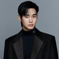 Brand high end Prada mengumumkan Kim Soo Hyun sebagai brand ambassador pada Desember 2024. Foto: dok. Prada