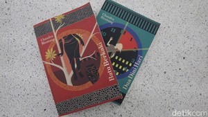 Dalam novel Batu Berkaki, Chandra Bientang yang terkenal dengan genre urban thriller mengambil dari filosofi Batu Berkaki yang berasal dari pameran seni di Yogyakarta.