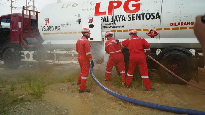 Pertamina Patra Niaga Regional Sumbagsel menggelar latihan simulasi OKD Level 1 yang dilaksanakan di Exit Tol Lematang, Lampung.